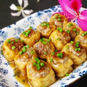 Đậu phụ nhồi thịt – Gebratener und gefüllter Tofu