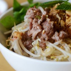 Bún bò Nam Bộ - Frischer Reisnudelsalat mit Rindfleisch aus Südvietnam