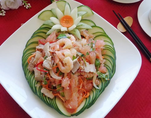 Nộm tôm bưởi – Frischer Shrimpsalat mit Pomelo